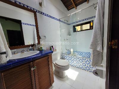 Casa de 5 alcobas en venta en Santa Elena, Medellín, 320 m² · foto 16 de 20