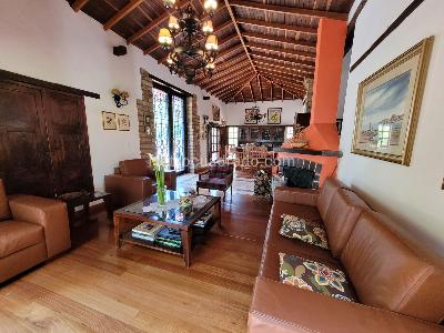 Casa de 5 alcobas en venta en Santa Elena, Medellín, 320 m² · foto 3 de 20