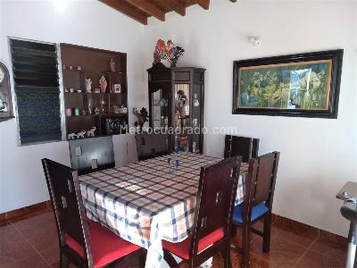 Casa de 5 alcobas en venta en Belen Los Alpes, Medellín, 230 m² · foto 13 de 20
