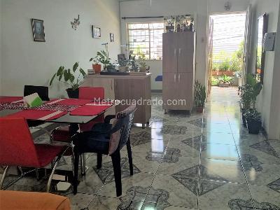 Casa de 5 alcobas en venta en Belen Los Alpes, Medellín, 230 m² · foto 3 de 20