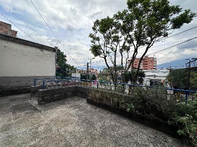 Casa de 5 alcobas en venta en Prado Centro, Medellín, 224 m² · foto 3 de 20
