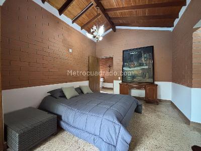 Casa de 5 alcobas en venta en El Tesoro, Medellín, 311 m² · foto 17 de 20