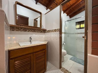 Casa de 5 alcobas en venta en El Tesoro, Medellín, 311 m² · foto 18 de 20