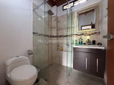Casa de 5 alcobas en venta en El Tesoro, Medellín, 311 m² · foto 11 de 20