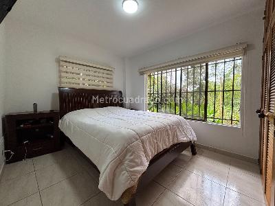 Casa de 5 alcobas en venta en El Tesoro, Medellín, 311 m² · foto 4 de 20
