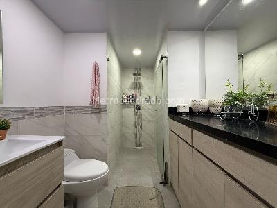 Casa de 5 alcobas en venta en Belen Rosales, Medellín, 287 m² · foto 7 de 19