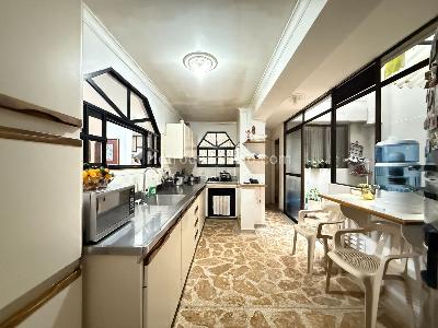 Casa de 5 alcobas en venta en Belen Rosales, Medellín, 287 m² · foto 16 de 19