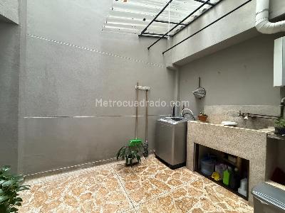 Casa de 5 alcobas en venta en Belen Rosales, Medellín, 287 m² · foto 18 de 19