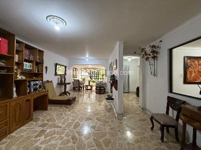 Casa de 5 alcobas en venta en Belen Rosales, Medellín, 287 m² · foto 4 de 19