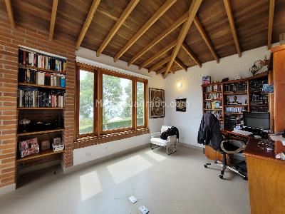 Casa de 5 alcobas en venta en Santa Elena, Medellín, 382 m² · foto 8 de 20