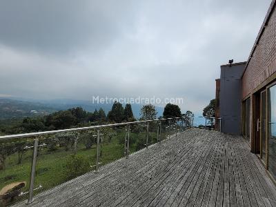 Casa de 5 alcobas en venta en Santa Elena, Medellín, 382 m² · foto 7 de 20