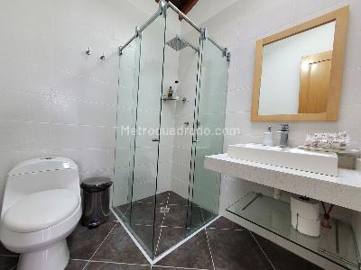 Casa de 5 alcobas en venta en Santa Elena, Medellín, 382 m² · foto 12 de 20