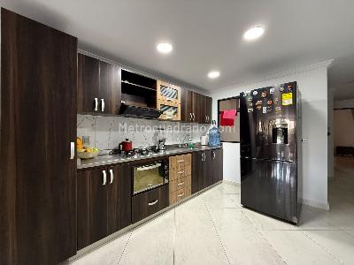 Apartamento de 4 alcobas en venta en Cabañitas, Bello, 109 m² · foto 8 de 20