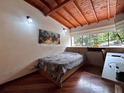 Casa de 3 alcobas en venta en El Poblado, Medellín, 262 m² · foto 13 de 20