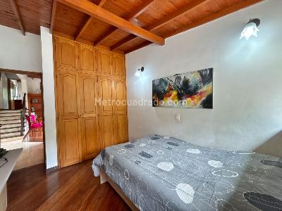Casa de 3 alcobas en venta en El Poblado, Medellín, 262 m² · foto 14 de 20