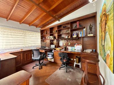 Casa de 3 alcobas en venta en El Poblado, Medellín, 262 m² · foto 10 de 20