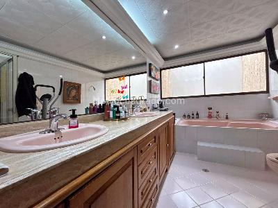 Casa de 3 alcobas en venta en El Poblado, Medellín, 262 m² · foto 20 de 20