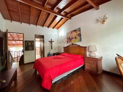 Casa de 3 alcobas en venta en El Poblado, Medellín, 262 m² · foto 19 de 20