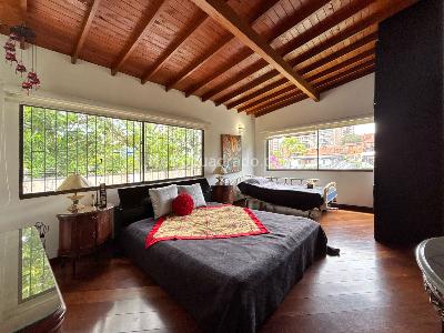 Casa de 3 alcobas en venta en El Poblado, Medellín, 262 m² · foto 15 de 20