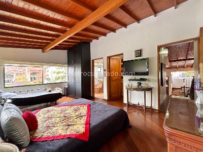 Casa de 3 alcobas en venta en El Poblado, Medellín, 262 m² · foto 16 de 20