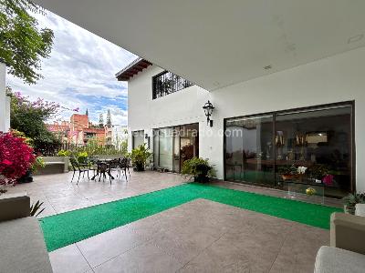 Casa de 3 alcobas en venta en El Poblado, Medellín, 262 m² · foto 3 de 20