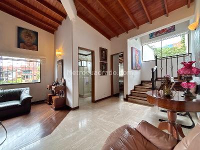 Casa de 3 alcobas en venta en El Poblado, Medellín, 262 m² · foto 9 de 20