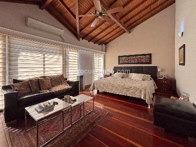 Casa de 3 alcobas en venta en Loma Benedictinos, Envigado, 392 m² · foto 14 de 20