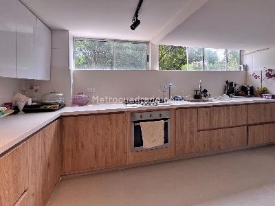 Apartamento de 3 alcobas en venta en Loma De Los Gonzalez, Medellín, 175 m² · foto 4 de 14