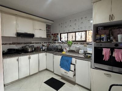 Casa de 4 alcobas en venta en Campiña, Ibagué, 164 m² · foto 2 de 7