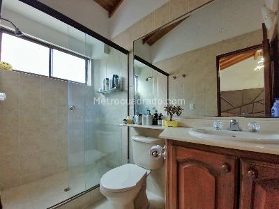 Casa de 5 alcobas en venta en El Poblado, Medellín, 294 m² · foto 10 de 20