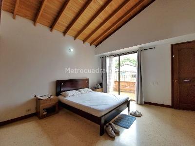 Casa de 5 alcobas en venta en El Poblado, Medellín, 294 m² · foto 15 de 20