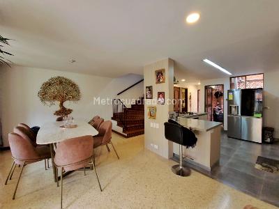 Casa de 5 alcobas en venta en El Poblado, Medellín, 294 m² · foto 2 de 20