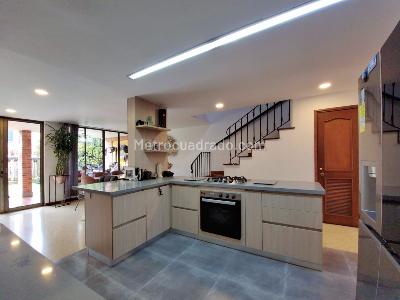 Casa de 5 alcobas en venta en El Poblado, Medellín, 294 m² · foto 4 de 20