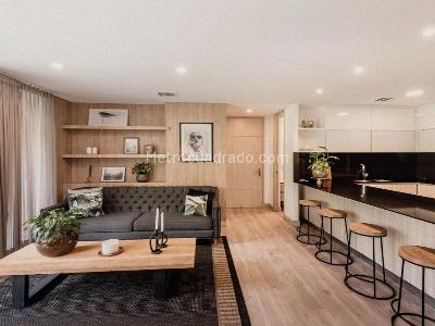 Apartamento de 1 alcoba en venta en Altos Del Poblado, Medellín, 60 m² · foto 2 de 10