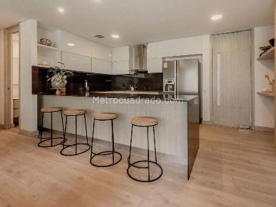Apartamento de 1 alcoba en venta en Altos Del Poblado, Medellín, 60 m² · foto 4 de 10