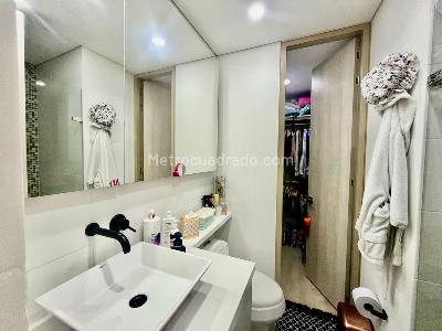 Apartamento de 3 alcobas en venta en Loma De Las Brujas, Envigado, 81 m² · foto 12 de 15