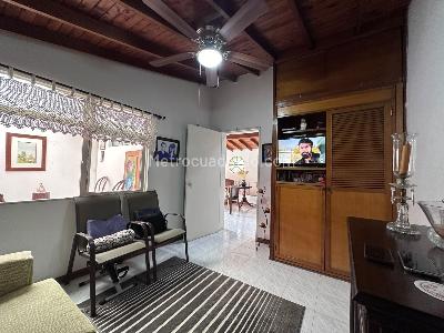 Casa de 5 alcobas en venta en Calasanz, Medellín, 256 m² · foto 16 de 20