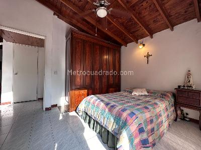 Casa de 5 alcobas en venta en Calasanz, Medellín, 256 m² · foto 18 de 20