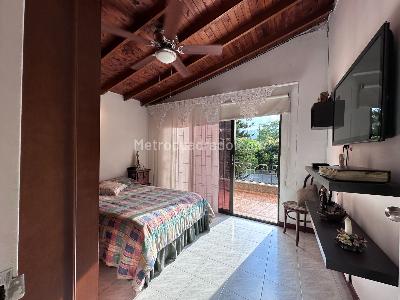 Casa de 5 alcobas en venta en Calasanz, Medellín, 256 m² · foto 19 de 20