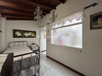 Casa de 5 alcobas en venta en Calasanz, Medellín, 256 m² · foto 10 de 20