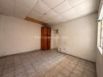 Casa de 5 alcobas en venta en El Poblado Manila, Medellín, 234 m² · foto 13 de 20