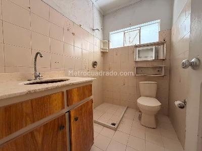 Casa de 5 alcobas en venta en El Poblado Manila, Medellín, 234 m² · foto 20 de 20
