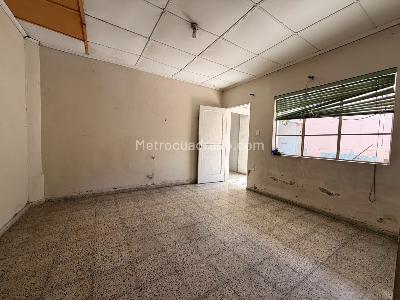 Casa de 5 alcobas en venta en El Poblado Manila, Medellín, 234 m² · foto 11 de 20