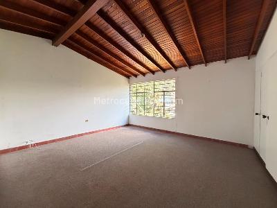 Casa de 5 alcobas en venta en El Poblado Manila, Medellín, 234 m² · foto 18 de 20