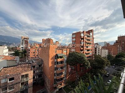 Apartamento en venta en Laureles, Medellín · foto 4 de 20