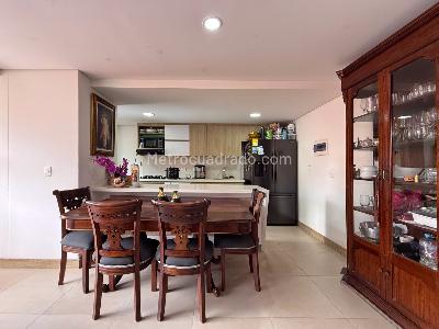 Apartamento en venta en El Nogal, Medellín · foto 7 de 20