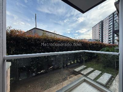 Apartamento de 3 alcobas en venta en V, Rionegro, 53 m² · foto 2 de 20