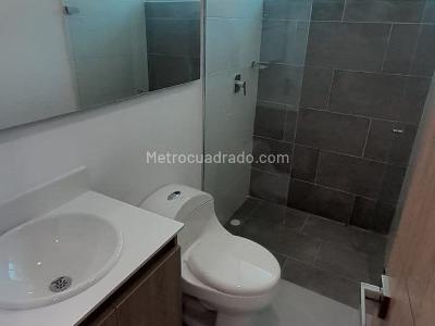 Apartamento de 2 alcobas en venta en V, Sabaneta, 63 m² · foto 10 de 11