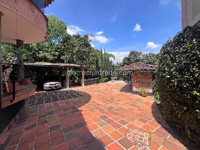 Casa de 5 alcobas en venta en Las Antillas, Envigado, 175 m² · foto 2 de 20