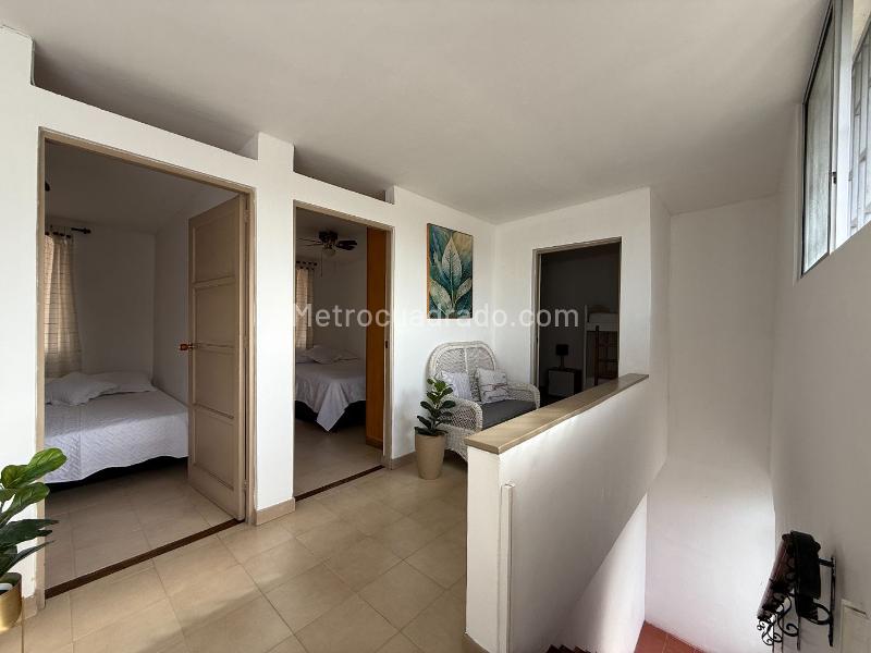 Casa Familiar de 5 Alcobas en San Joaquín - 8